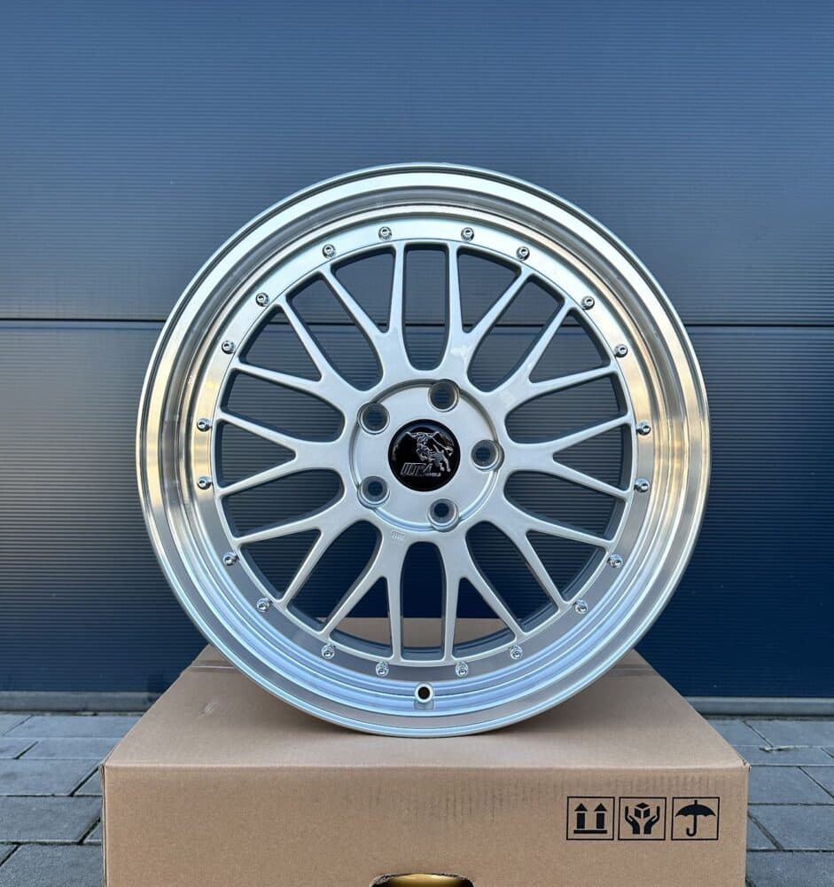 19 Zoll 4 Felgen Ultra UA3 silber für Seat Leon 1P 5F KL Cupra Ateca Yeti 5x112