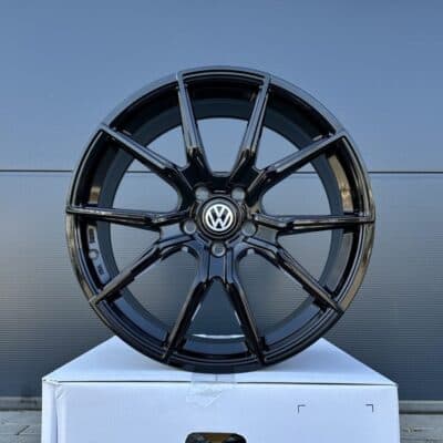 4x 18 Zoll Felgen V1 Wheels V1 schwarz für VW Golf 7 8 GTI Clubsport TCR 7R 8R