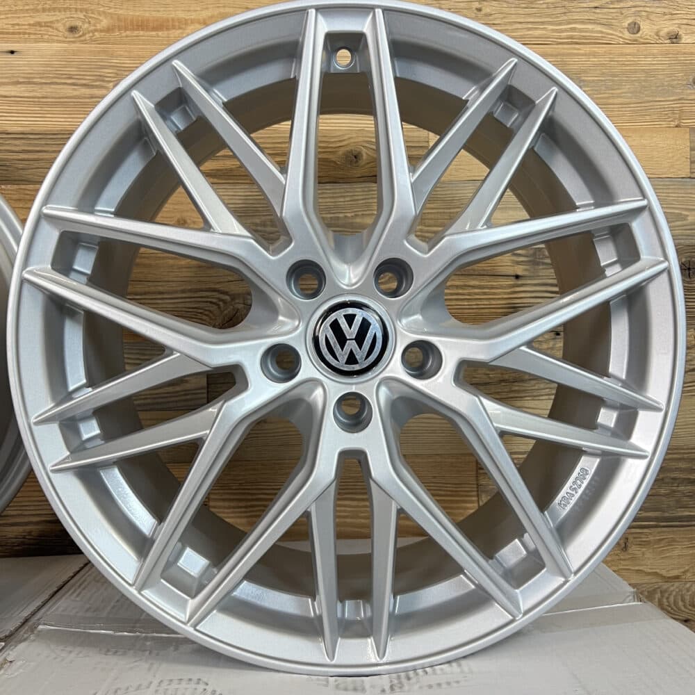 4x 19 Zoll Felgen Damina DM08 silber für VW Tiguan 1 5N VW Phaeton 3D R-Line